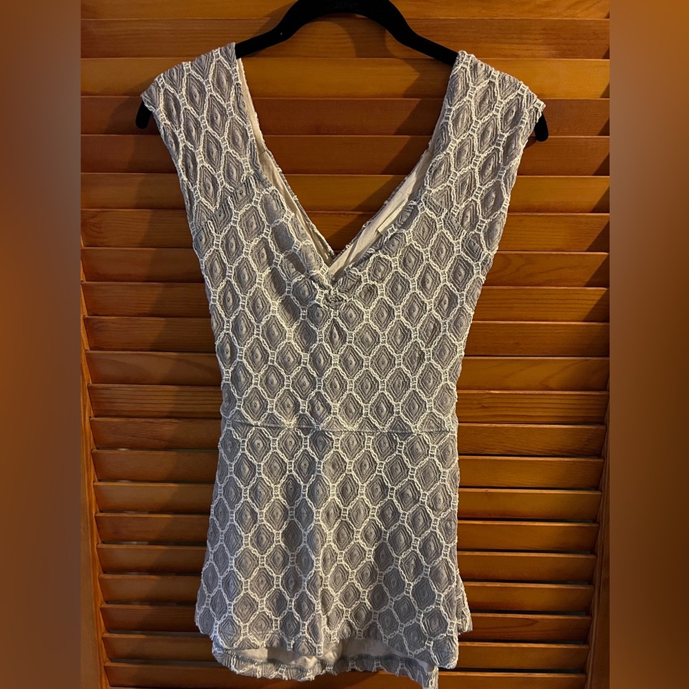 Anthro - Deletta - Diamond Lace Peplum Open Back Shirt - Women’s XS